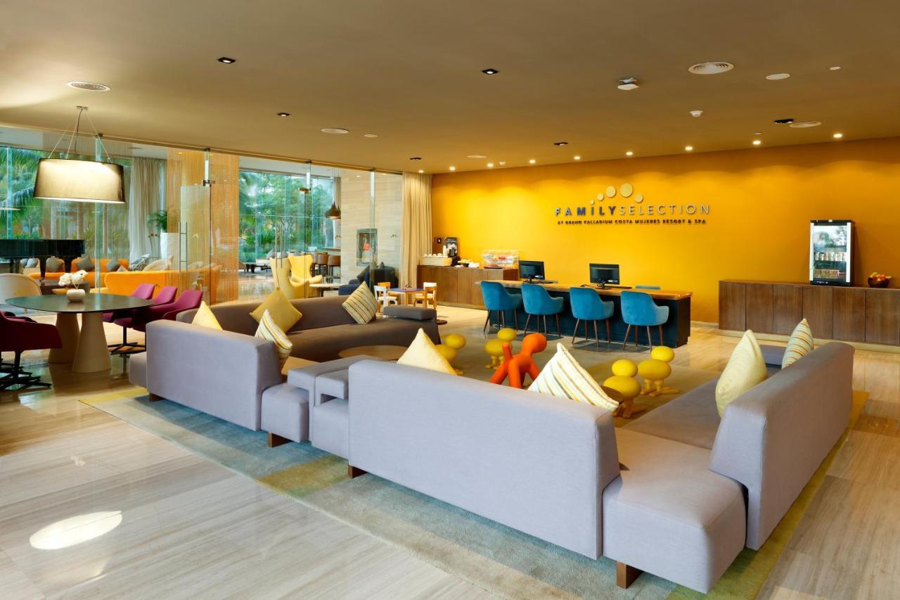 Family Selection At Grand Palladium Select Costa Mujeres Cancun Luaran gambar